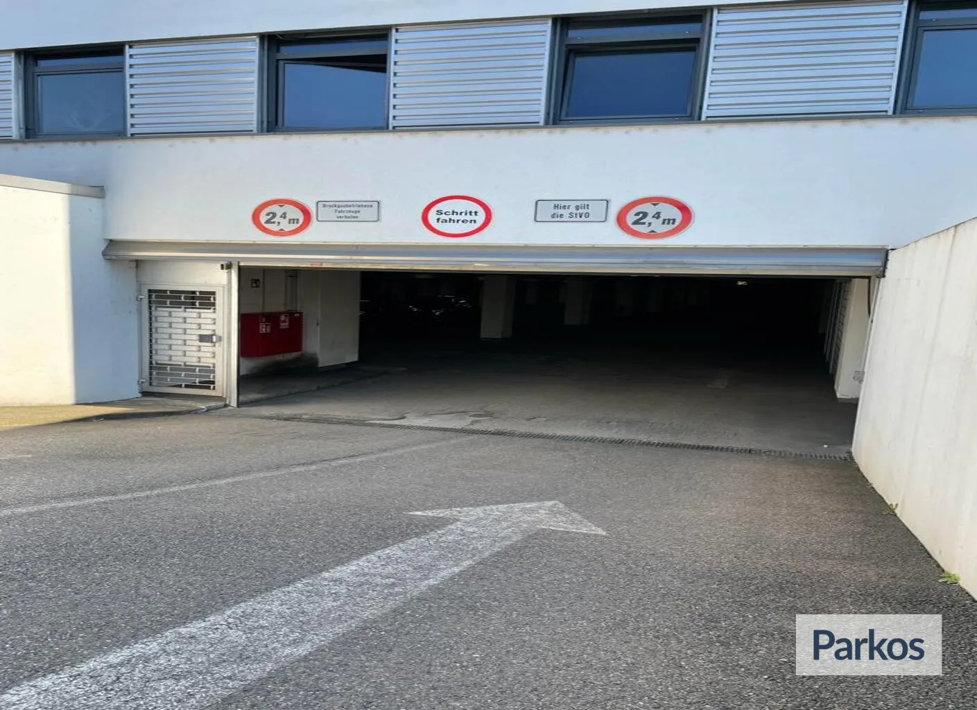 ParkinSTR - Stuttgart Airport Parking - picture 1