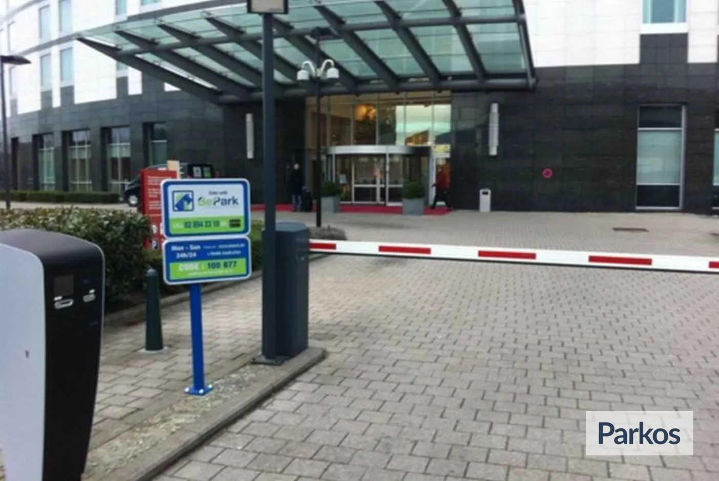 ParkBee Crowne Plaza Brussels Airport - Parking Brussels Airport - picture 1
