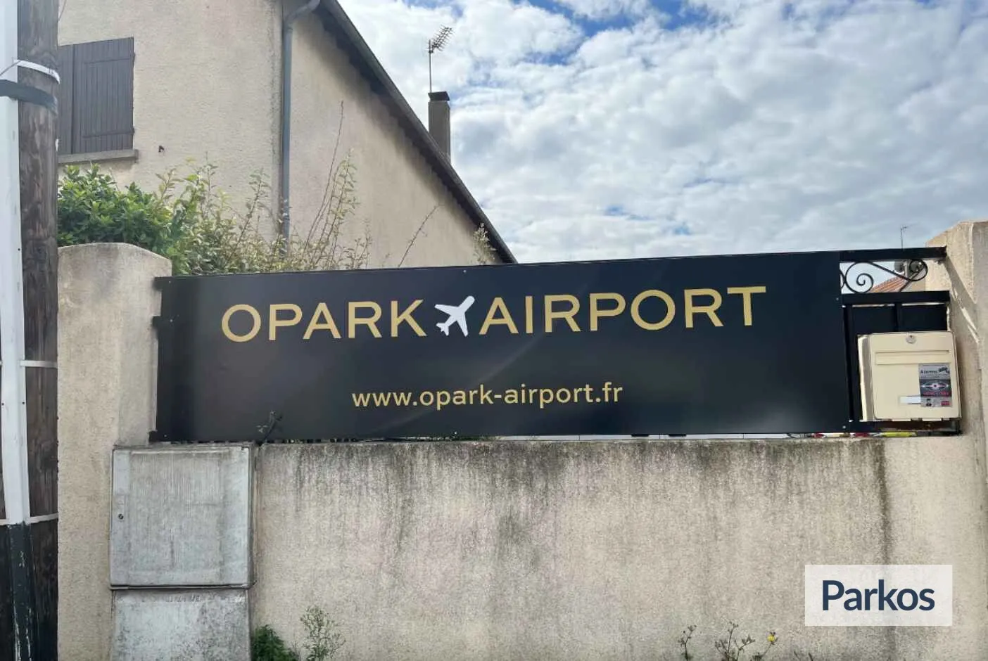 Oparking - Parking Orly Airport - picture 1