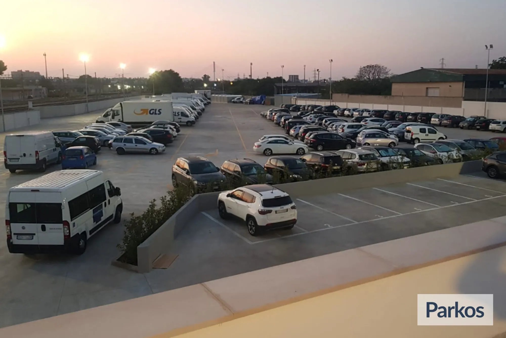 Park and House (Paga online) - Airport Parking Bari - picture 1