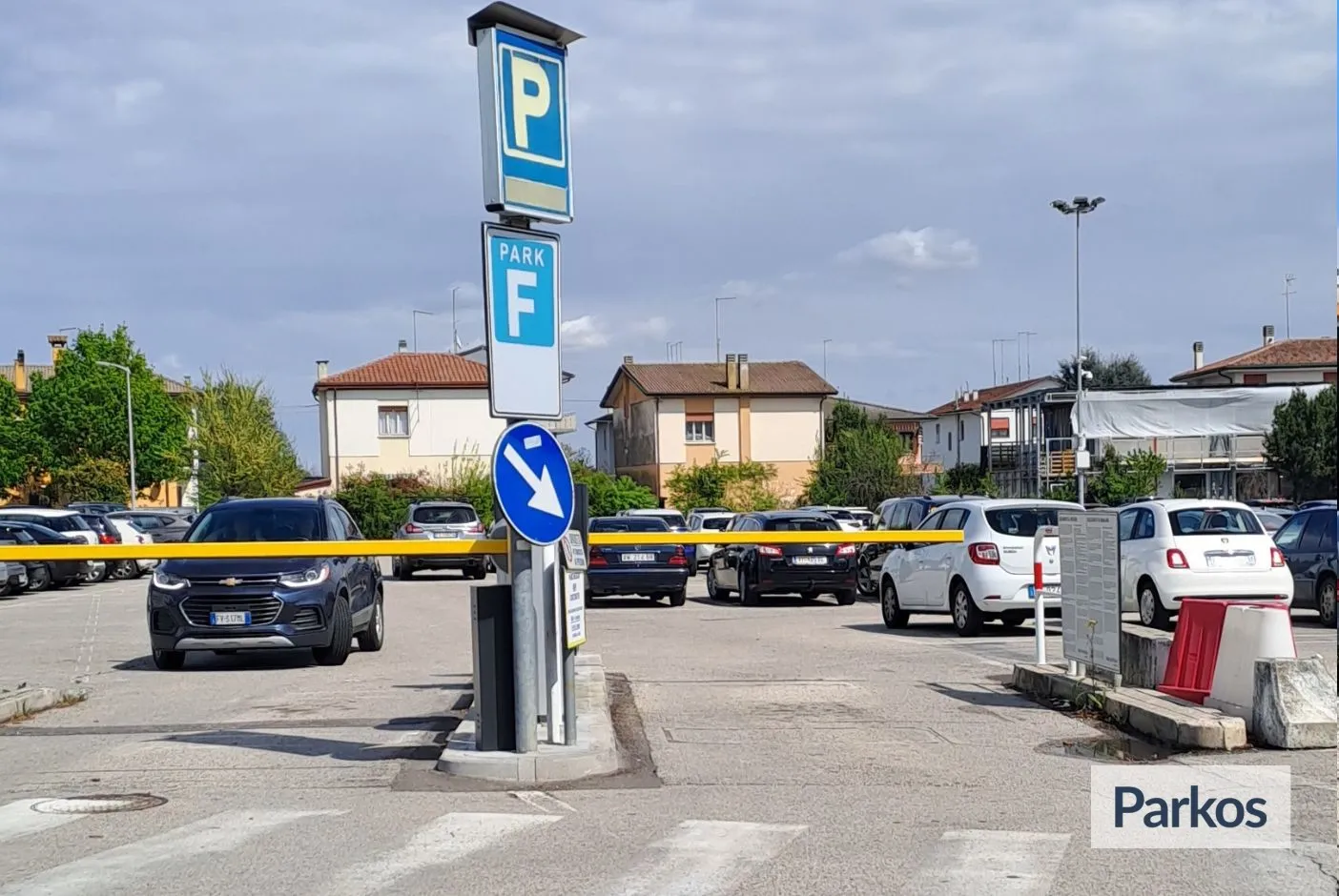 Park F Aeroporto di Treviso - Treviso Airport Parking - picture 1