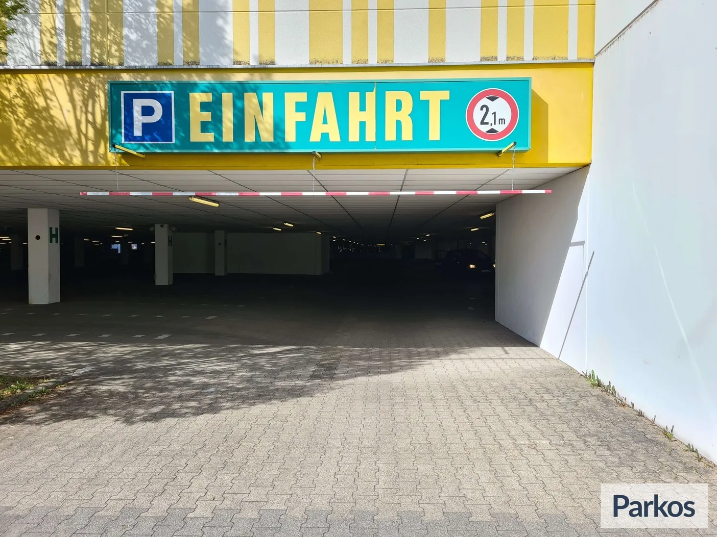 Parkoa - Stuttgart Airport Parking - picture 1