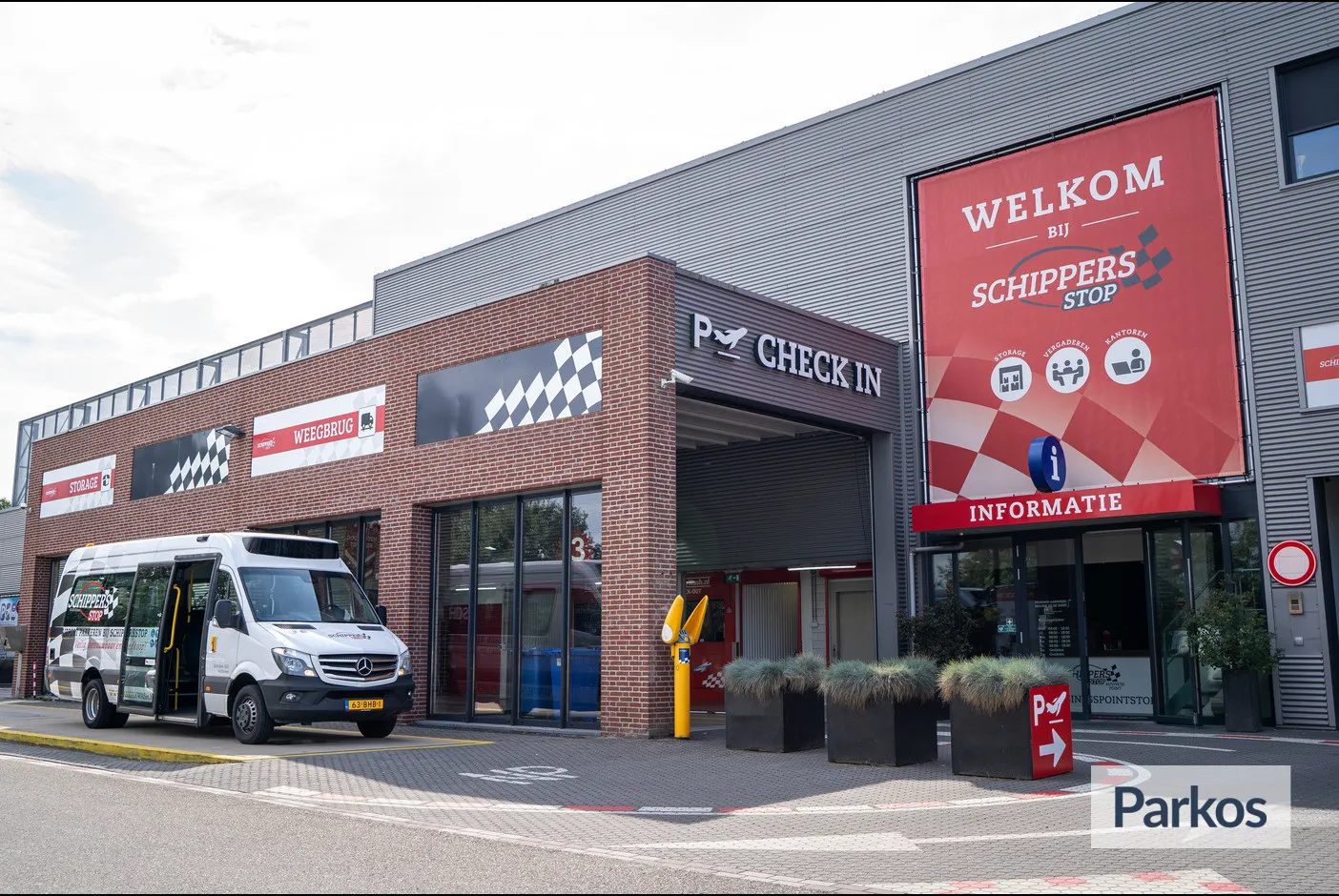 SchippersStop Park-Fly-Wash - Parking Eindhoven Airport - picture 1