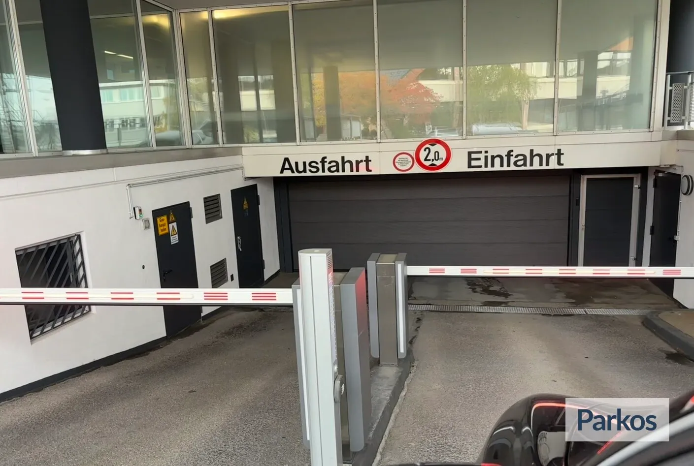 Terminal-Parkservice - Stuttgart Airport Parking - picture 1