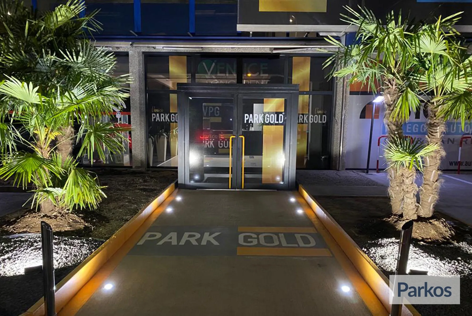 Park Gold Venezia (Paga online) - Venice Airport Parking - picture 1